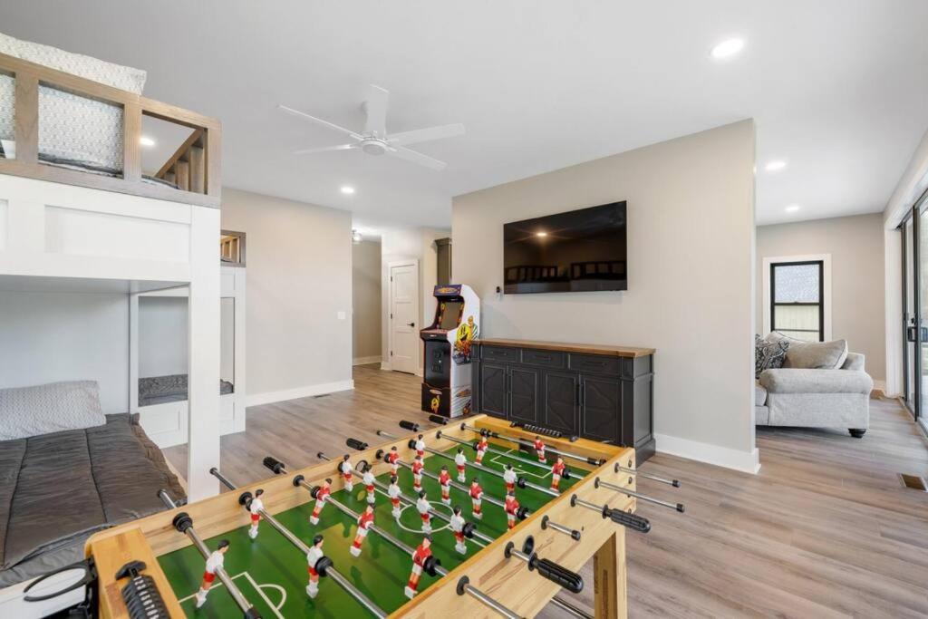 New Home, Dock, Kayaks, Game Room, Water Views Winchester Экстерьер фото