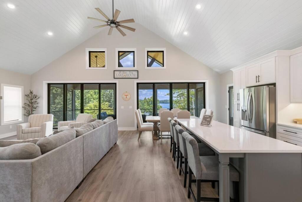 New Home, Dock, Kayaks, Game Room, Water Views Winchester Экстерьер фото